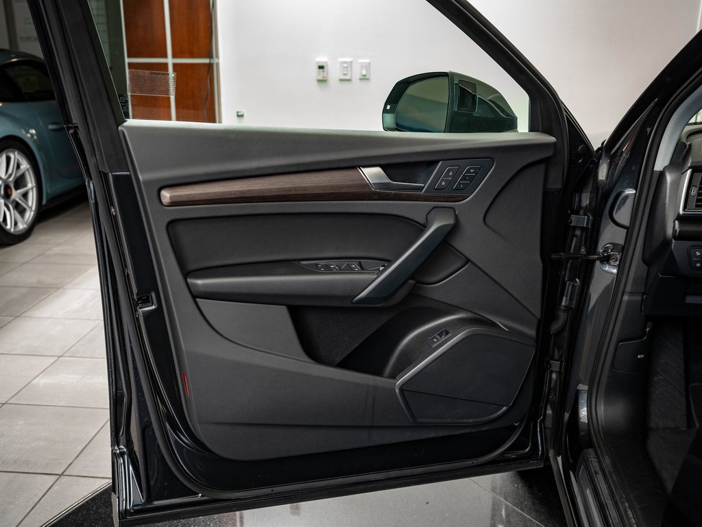 Used 2023 Audi Q5 2.0T Premium w/ Convenience Package image 24