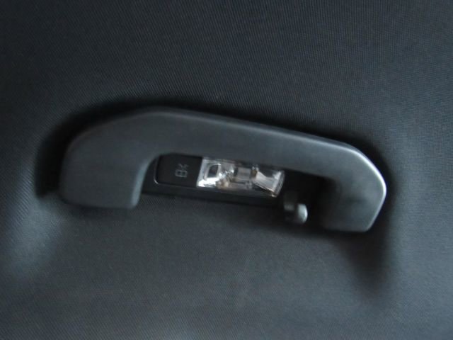 Used 2022 Mercedes-Benz EQB 300 4MATIC w/ Exclusive Package image 31