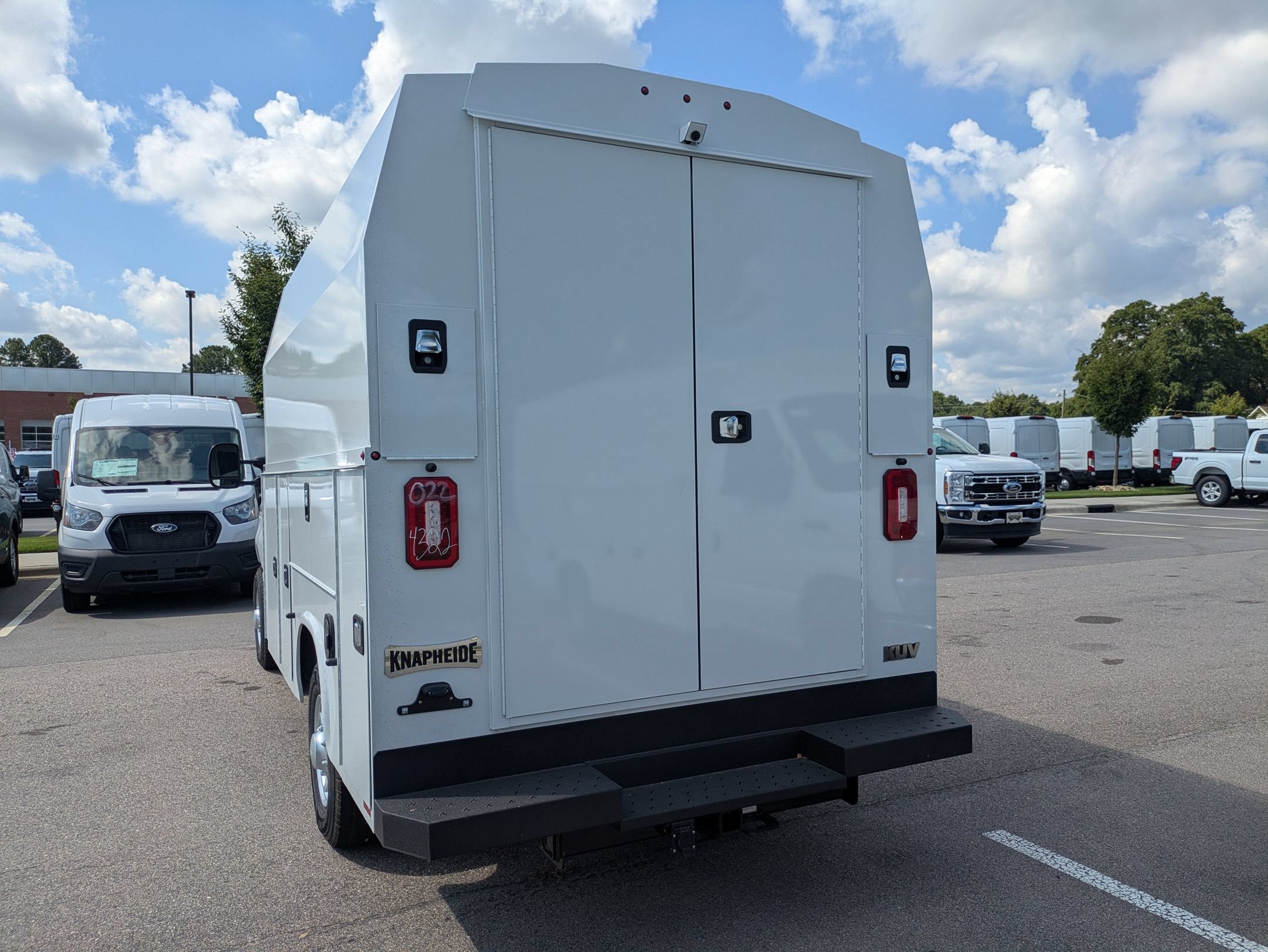 New 2027 Ford E-350 and Econoline 350 Super Duty w/ Power Equipment Group RWD image 5