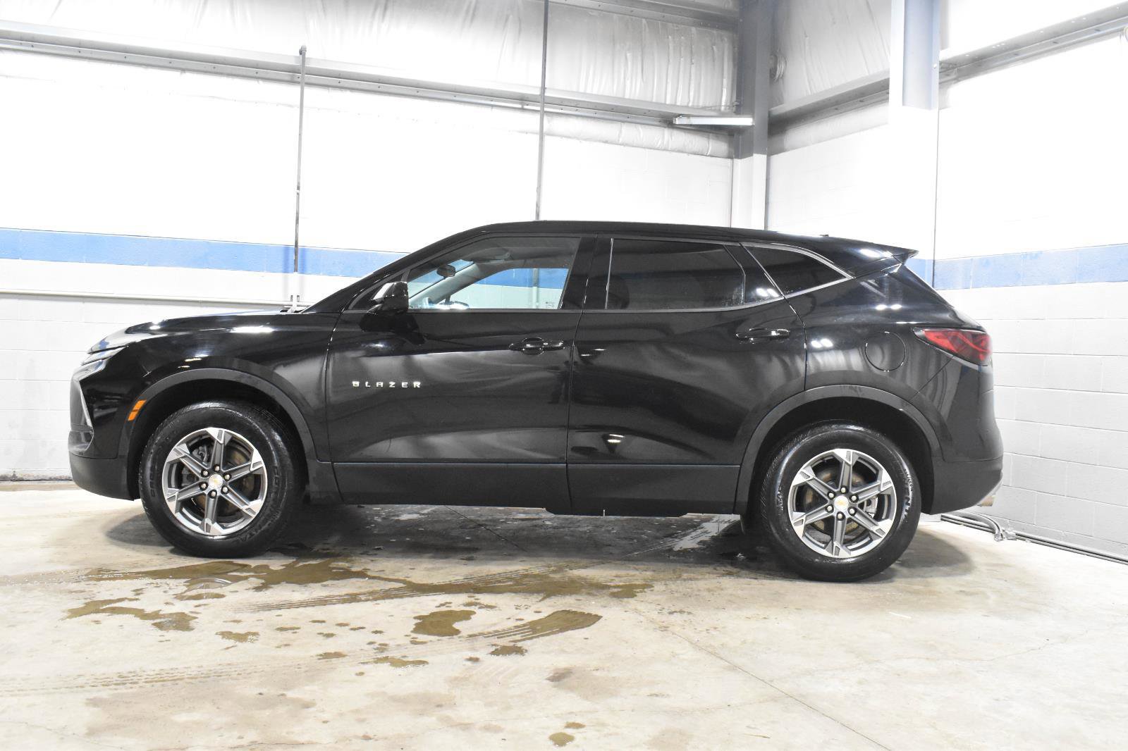 Used 2024 Chevrolet Blazer LT FWD image 25