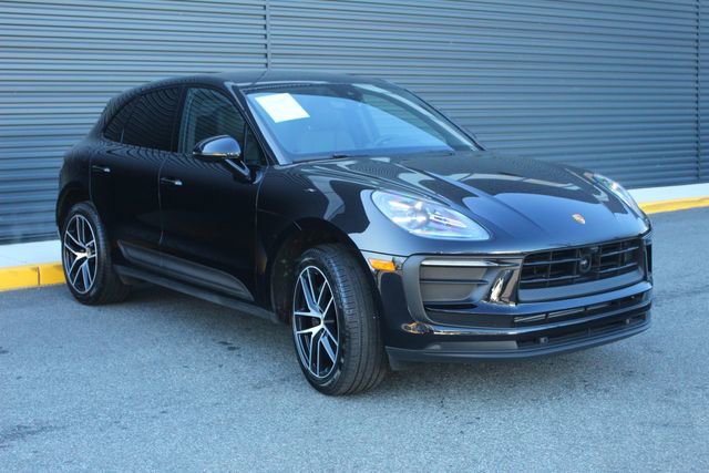 Certified 2023 Porsche Macan image 10