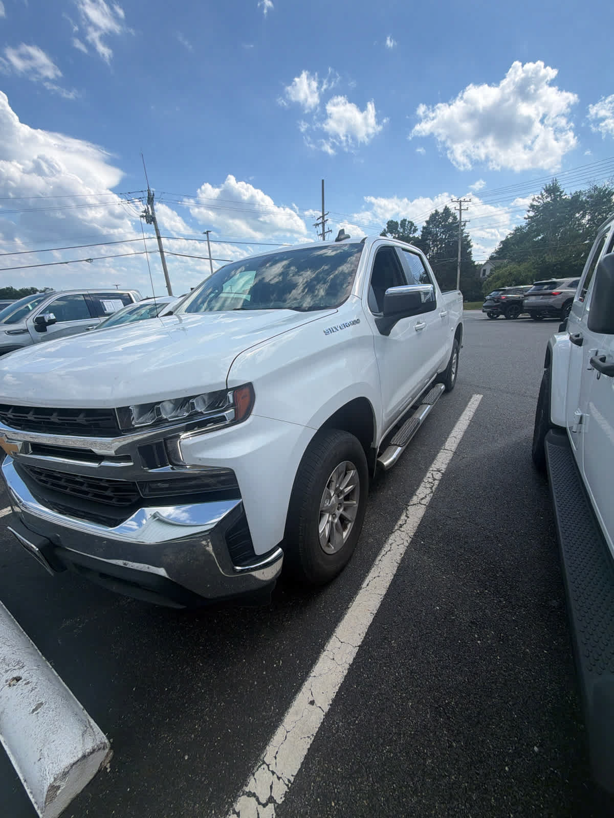 Used 2019 Chevrolet Silverado 1500 LT w/ All-Star Edition AWD/4WD image 2