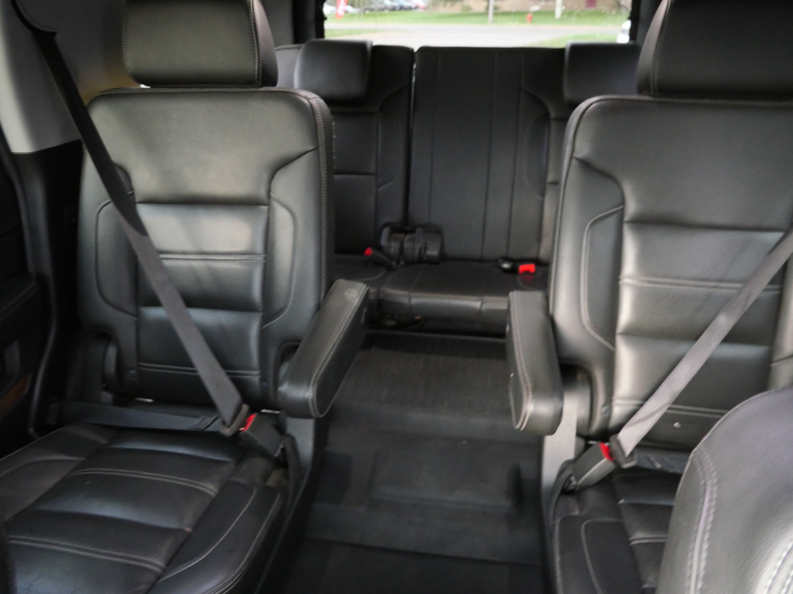 Certified 2019 GMC Yukon Denali w/ Denali Ultimate Package AWD/4WD image 13