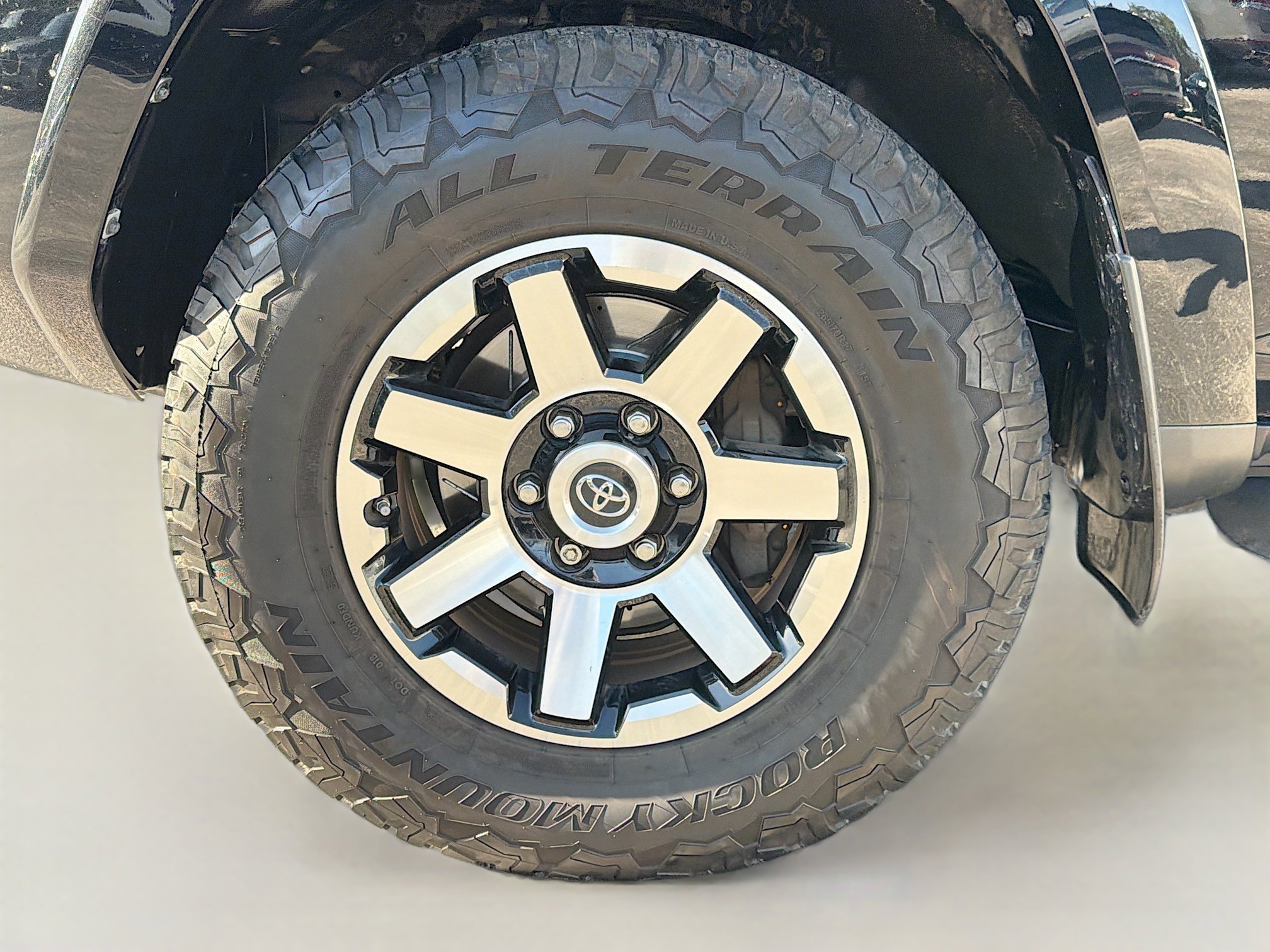 Used 2018 Toyota 4Runner TRD Off-Road Premium w/ Convenience Package AWD/4WD image 39