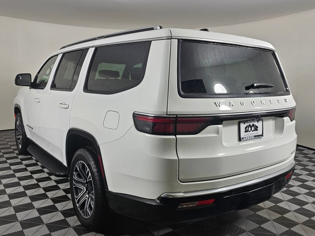 Used 2024 Jeep Wagoneer Series II AWD/4WD image 5