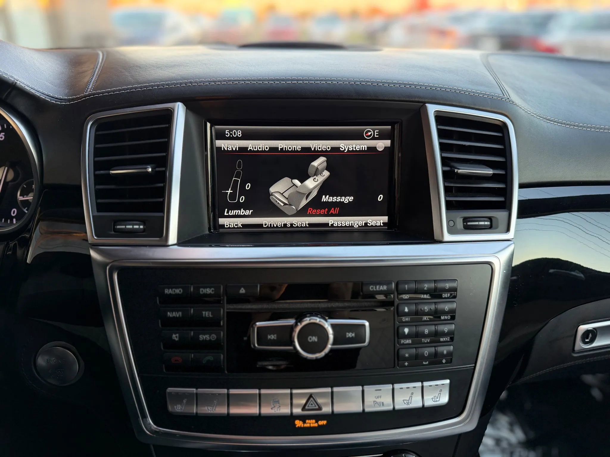 Used 2015 Mercedes-Benz GL 550 4MATIC image 25