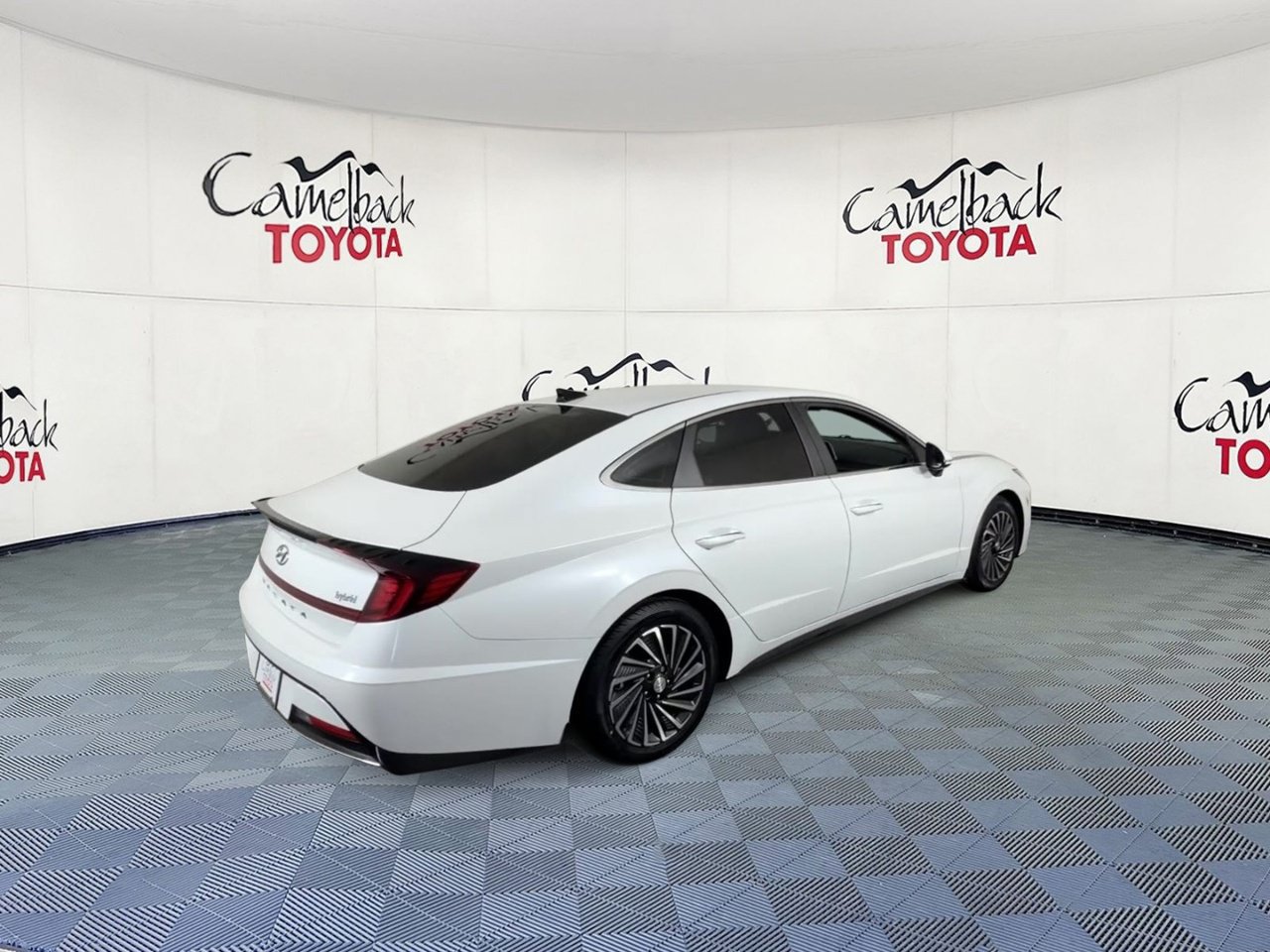 Used 2021 Hyundai Sonata SEL FWD image 2