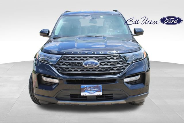 Used 2023 Ford Explorer XLT w/ Equipment Group 202A RWD image 2