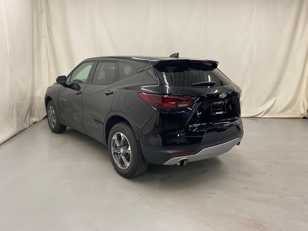 Used 2025 Chevrolet Blazer LT AWD/4WD image 5