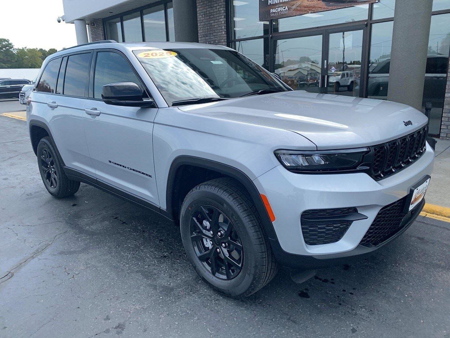 New 2025 Jeep Grand Cherokee Altitude