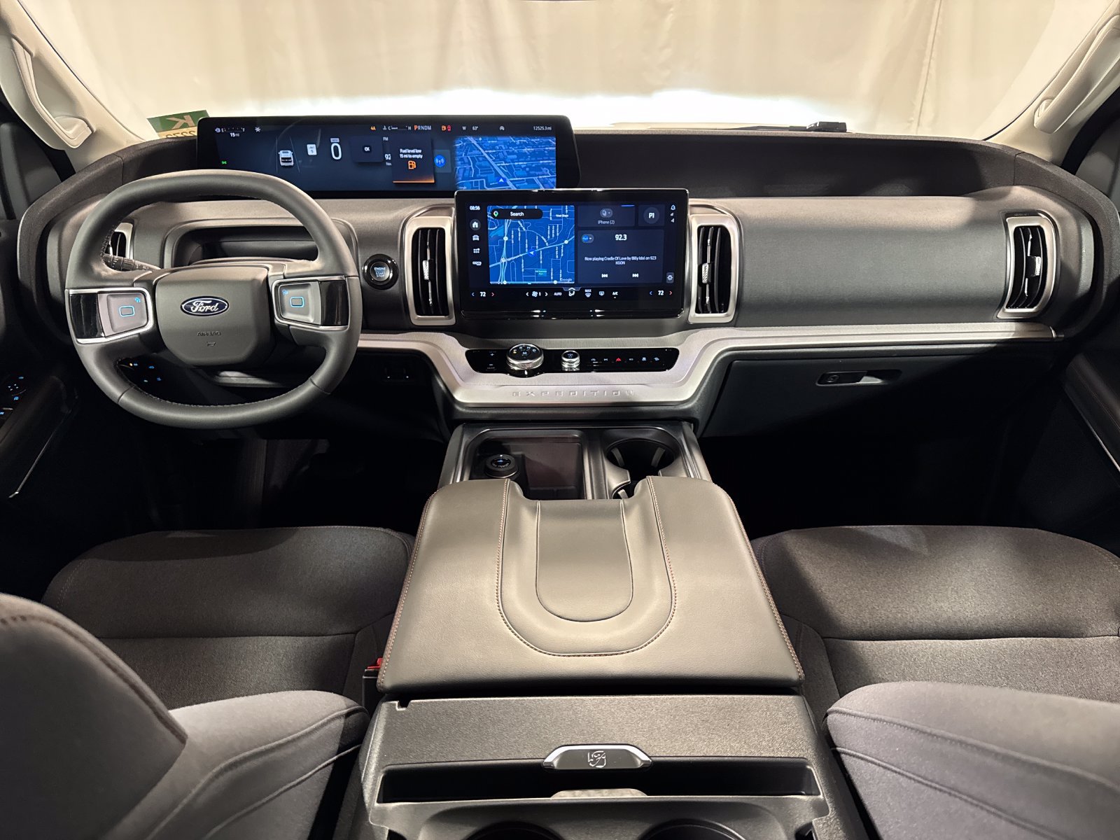 Used 2025 Ford Expedition Active AWD/4WD image 4