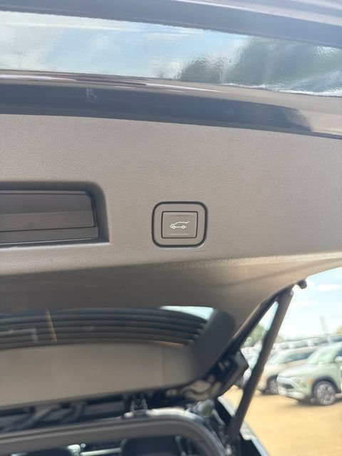 New 2026 Chevrolet Traverse LT w/ Sun and Wheel Package AWD/4WD image 53