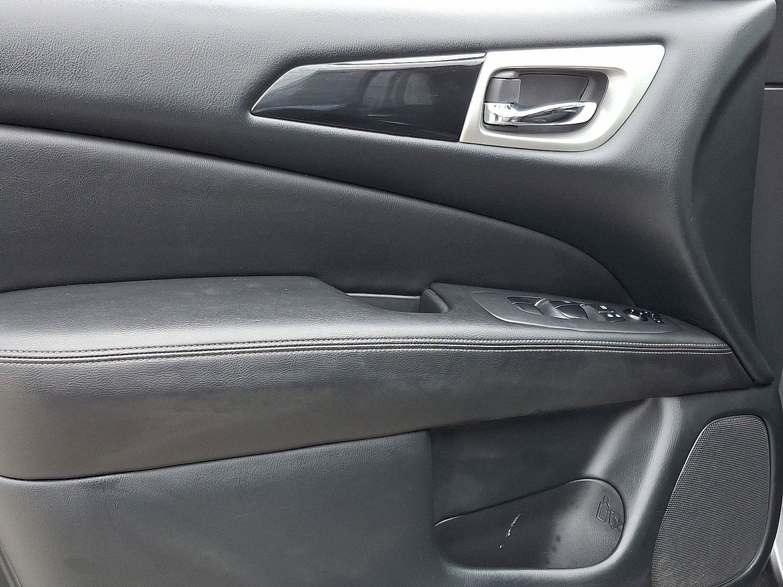 Used 2020 Nissan Pathfinder S image 14