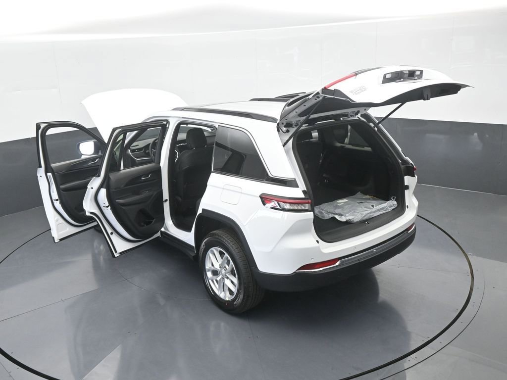 New 2025 Jeep Grand Cherokee Laredo RWD image 65