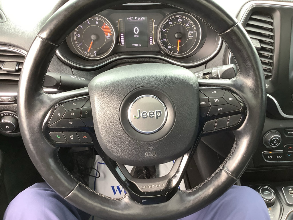 Used 2020 Jeep Cherokee Latitude Plus w/ Cold Weather Group AWD/4WD image 16