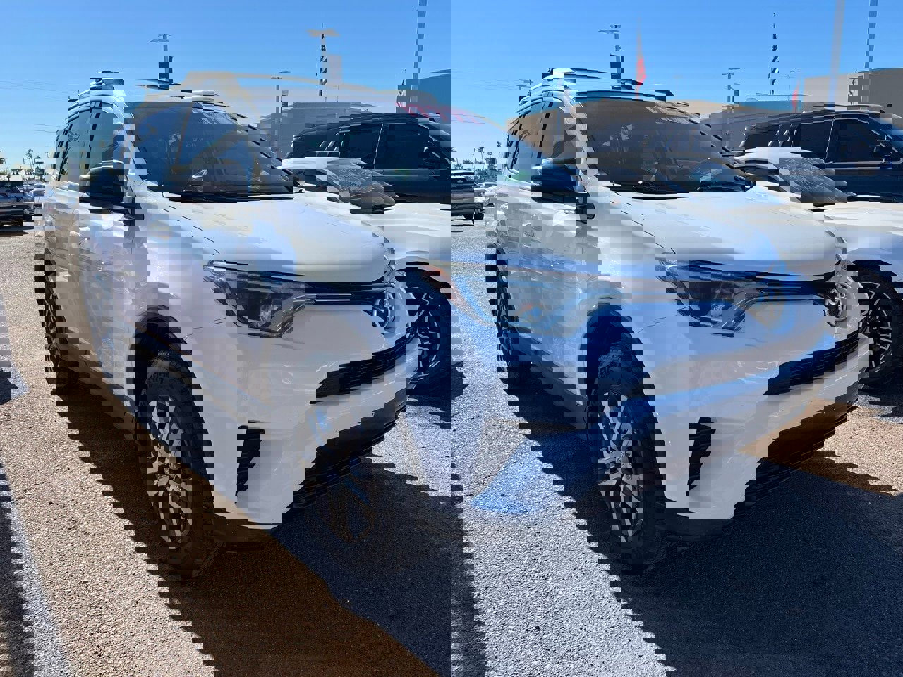 Used 2016 Toyota RAV4 LE image 2