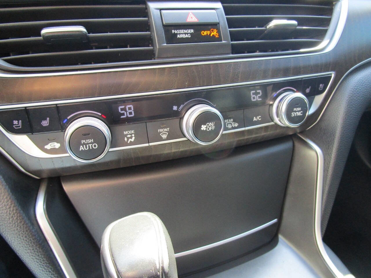 Used 2018 Honda Accord Touring image 13