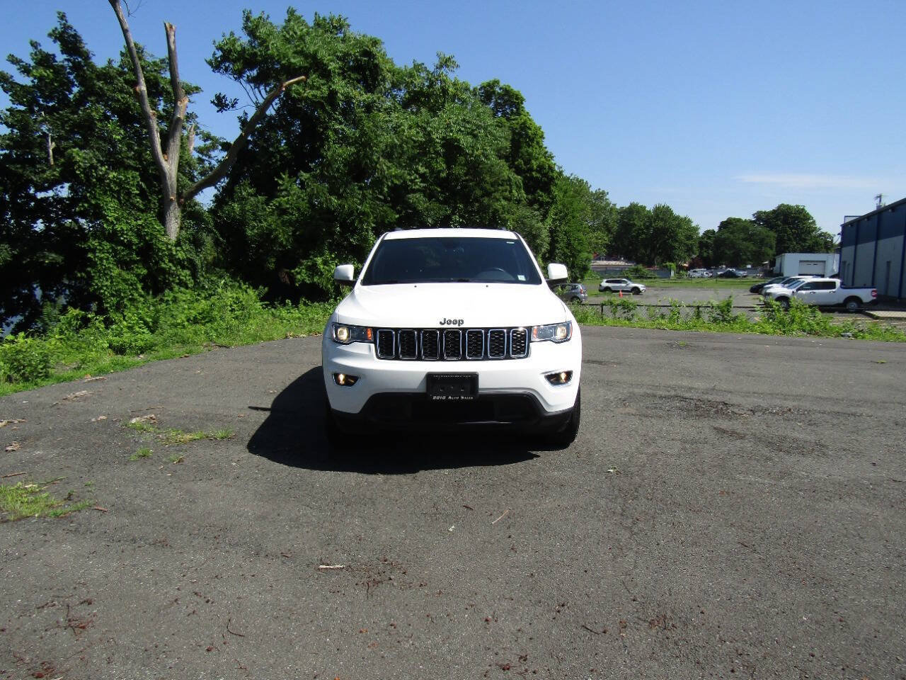 Used 2021 Jeep Grand Cherokee Laredo AWD/4WD image 9