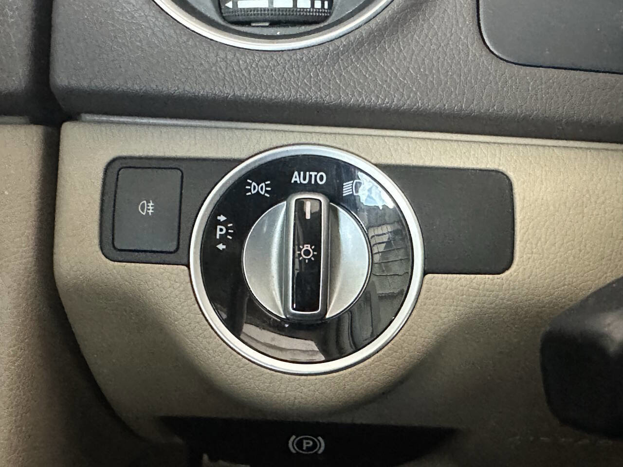 Used 2012 Mercedes-Benz C 250 C 250 Sport 4dr Sedan image 40