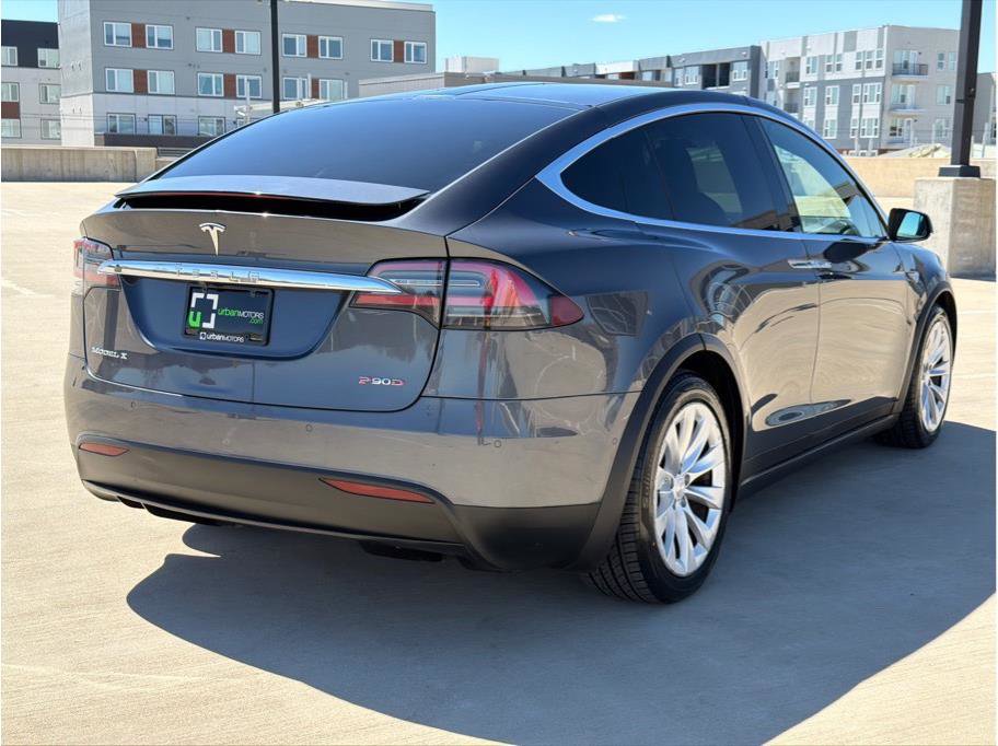 Used 2016 Tesla Model X Performance image 10