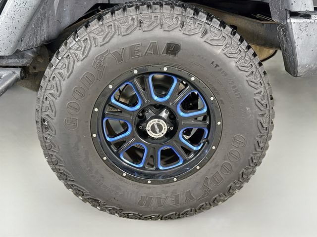 Used 2018 Jeep Wrangler Unlimited Sport w/ Connectivity Group AWD/4WD image 27