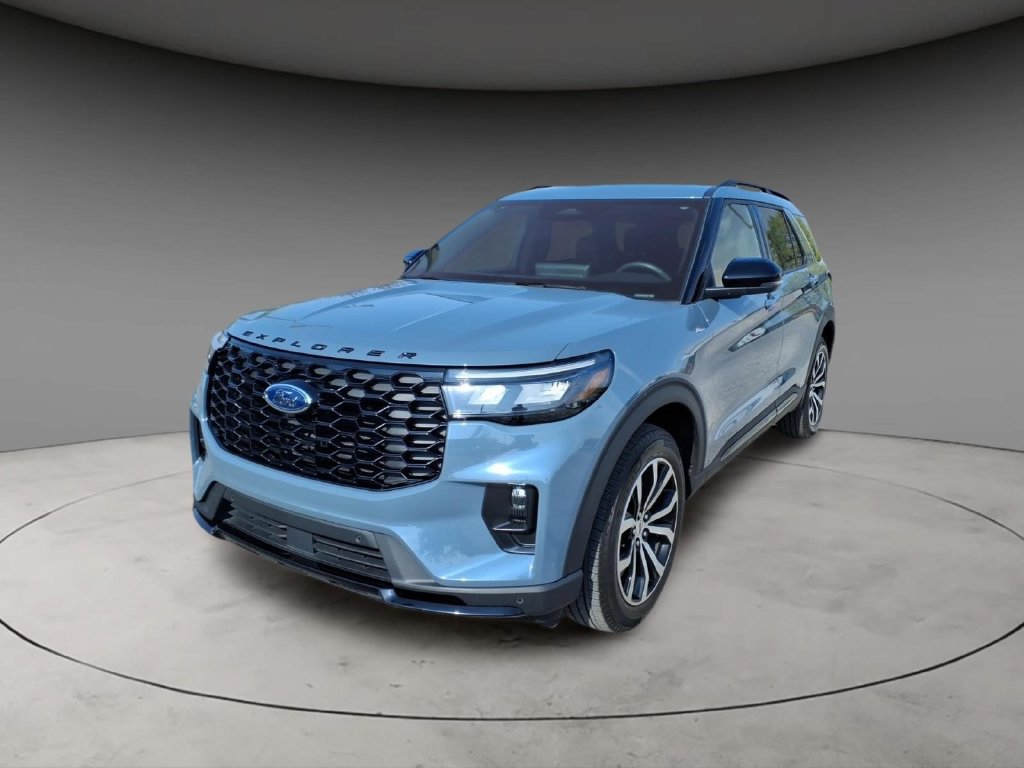 Certified 2025 Ford Explorer ST-Line AWD/4WD image 2