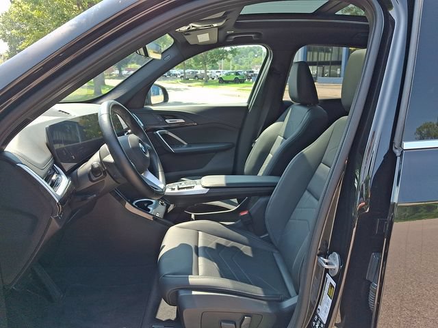 Used 2025 BMW X1 xDrive28i AWD/4WD image 16