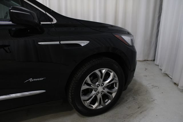 Used 2019 Buick Enclave Avenir w/ Avenir Technology Package AWD/4WD image 40