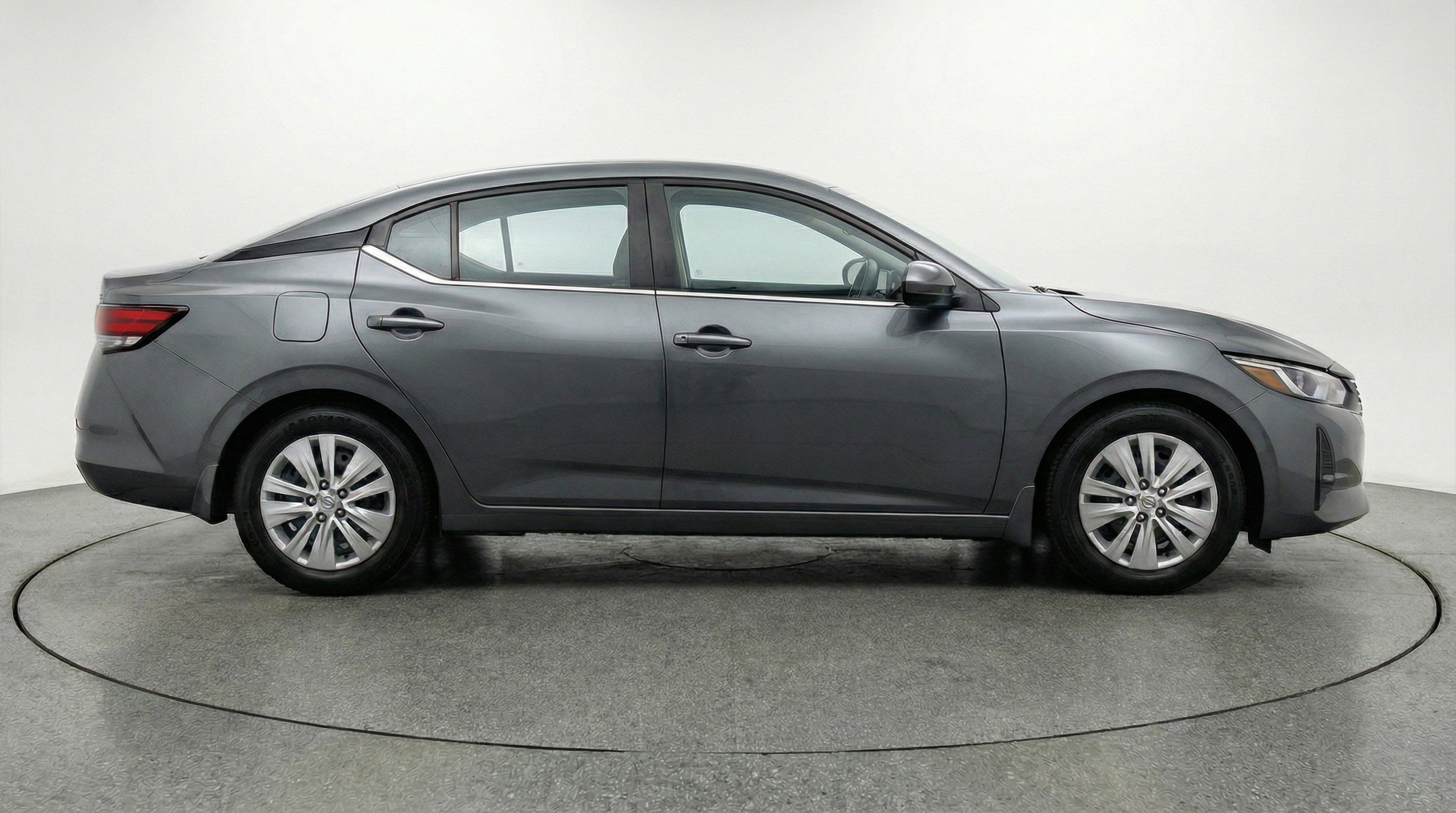 Used 2025 Nissan Sentra S image 11