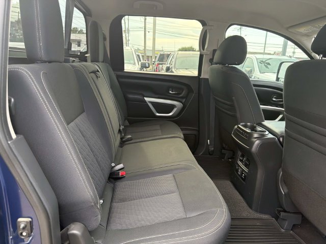 Used 2019 Nissan Titan SV w/ SV Convenience Package AWD/4WD image 12