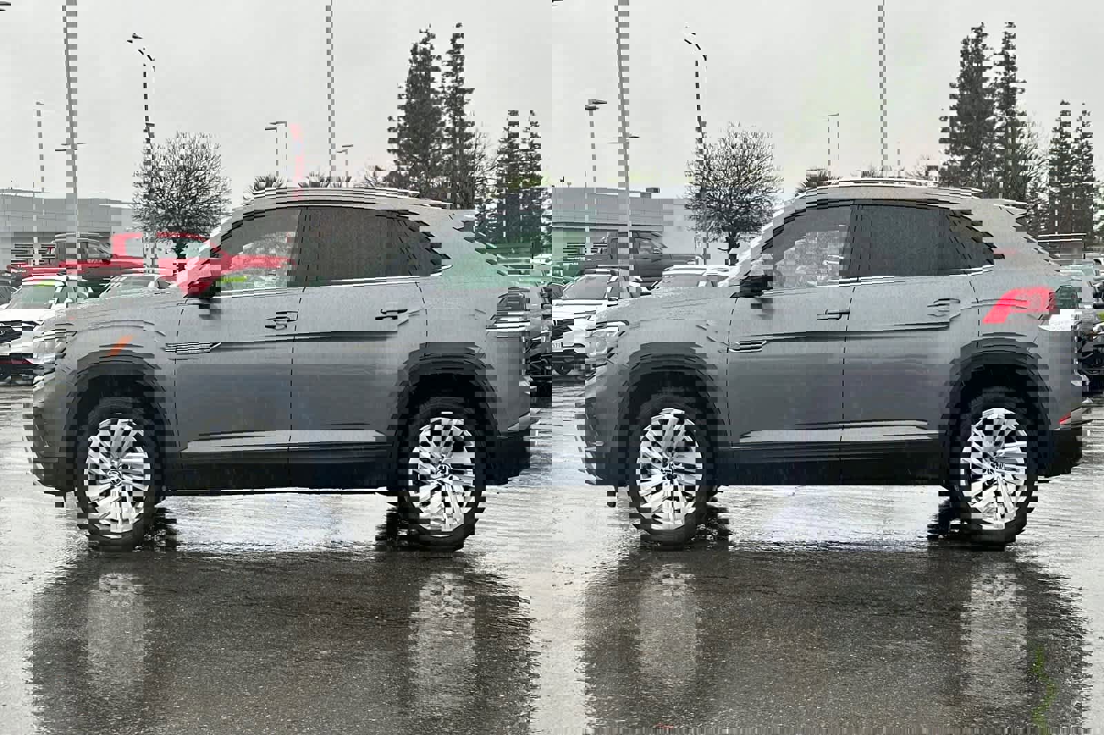 Used 2021 Volkswagen Atlas Cross Sport SE image 9