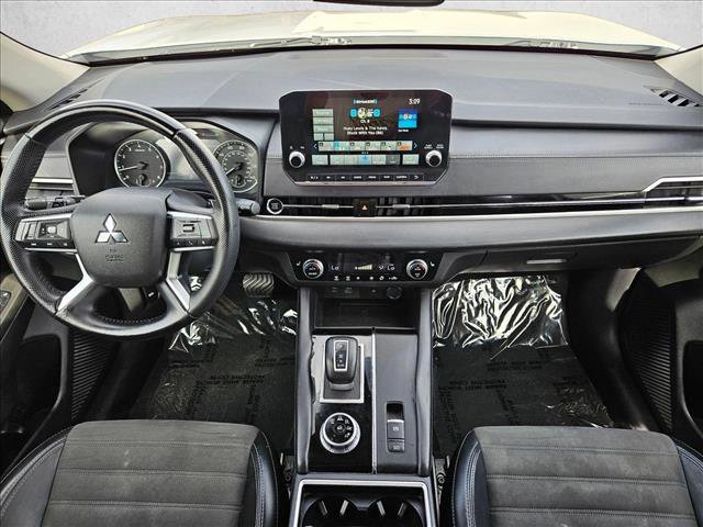 Used 2024 Mitsubishi Outlander SE image 21