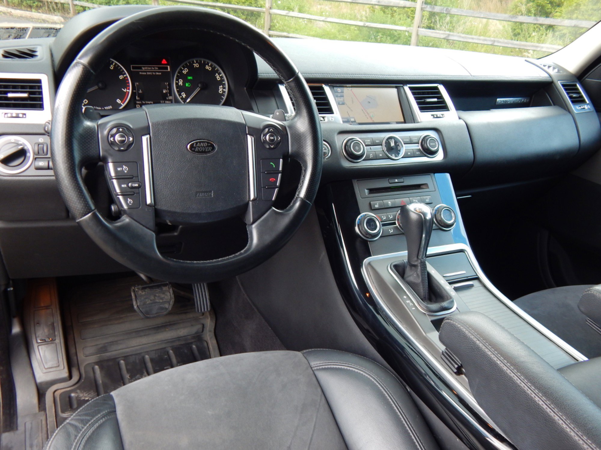 Used 2011 Land Rover Range Rover Sport HSE AWD/4WD image 15
