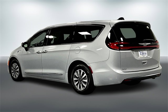 Used 2023 Chrysler Pacifica Limited image 6