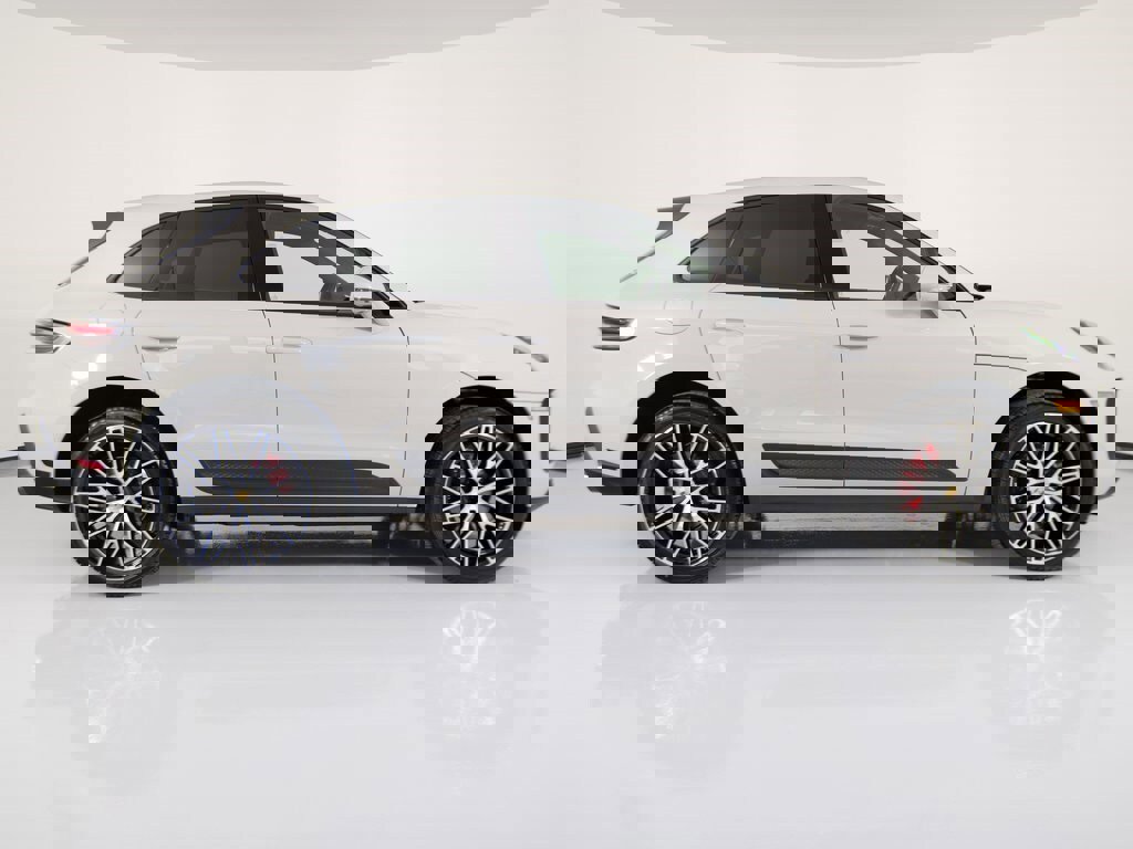 New 2026 Porsche Macan S image 8