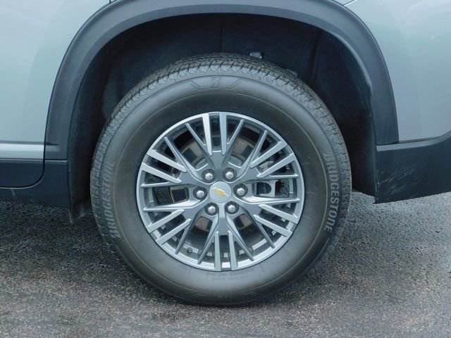 Used 2024 Chevrolet Traverse LT image 11