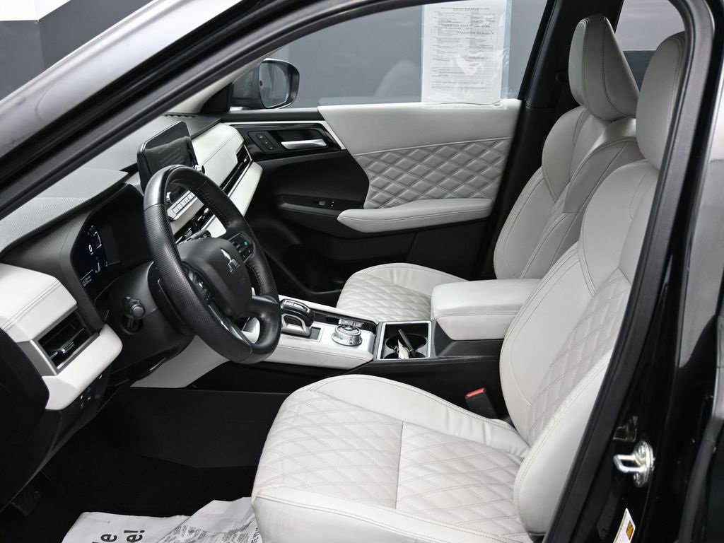 Used 2023 Mitsubishi Outlander SEL image 17