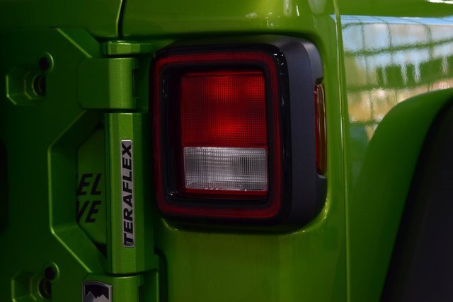 Used 2025 Jeep Wrangler Sport image 18