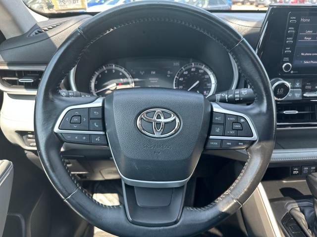 Used 2022 Toyota Highlander XLE image 14