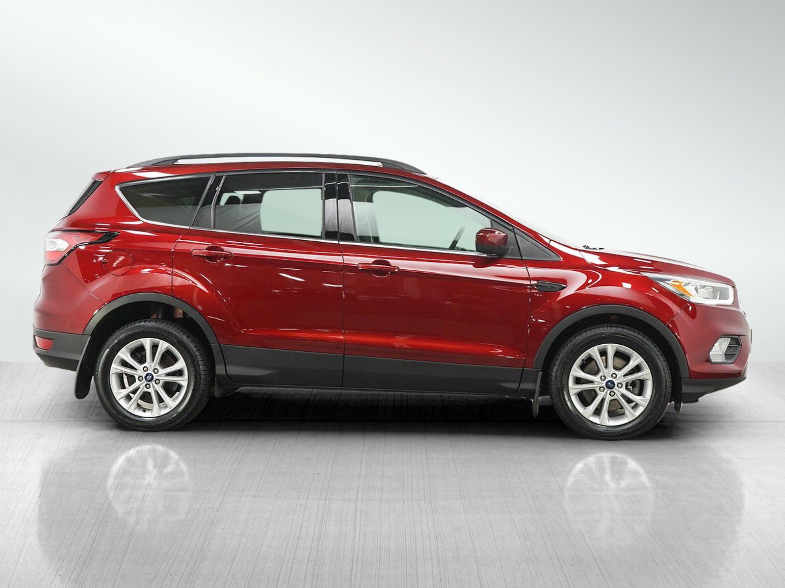 Used 2017 Ford Escape SE w/ SE Leather Comfort Package AWD/4WD image 6