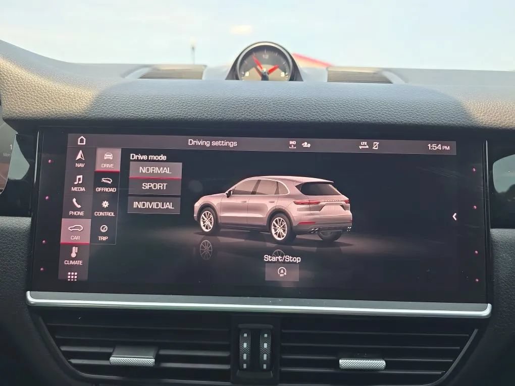 Used 2020 Porsche Cayenne AWD/4WD image 30