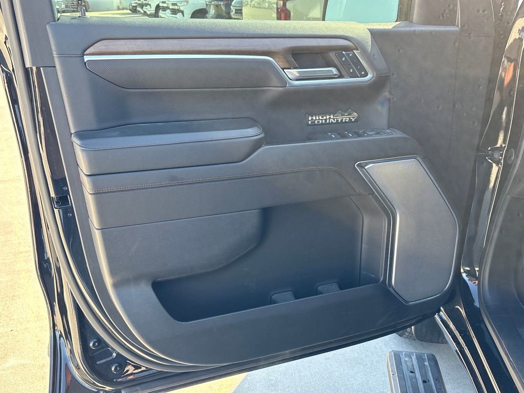 Used 2024 Chevrolet Silverado 1500 High Country w/ Midnight Edition AWD/4WD image 13