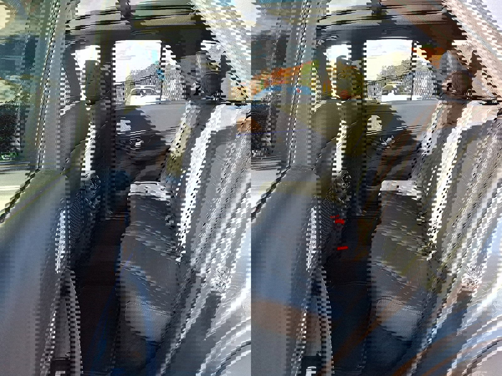 Used 2023 Mercedes-Benz GLE 350 4MATIC image 11