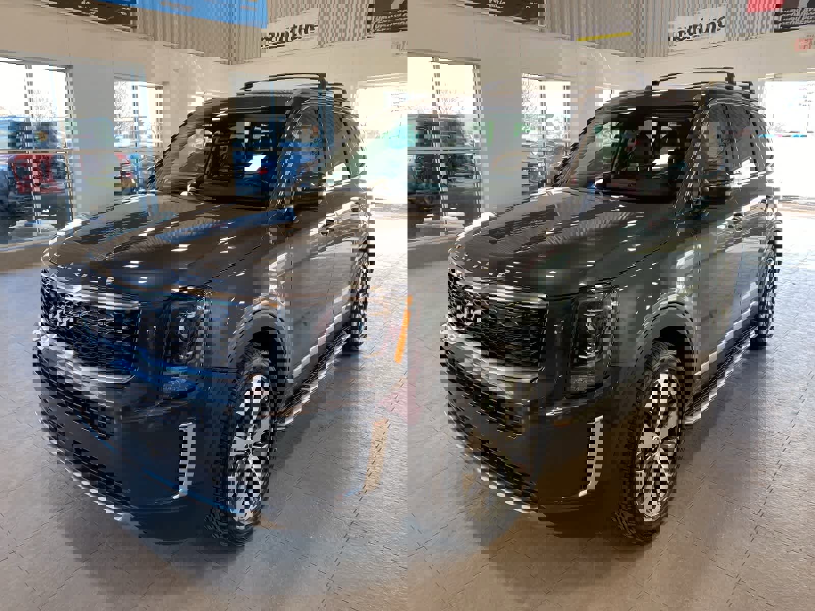 Used 2022 Kia Telluride S image 1