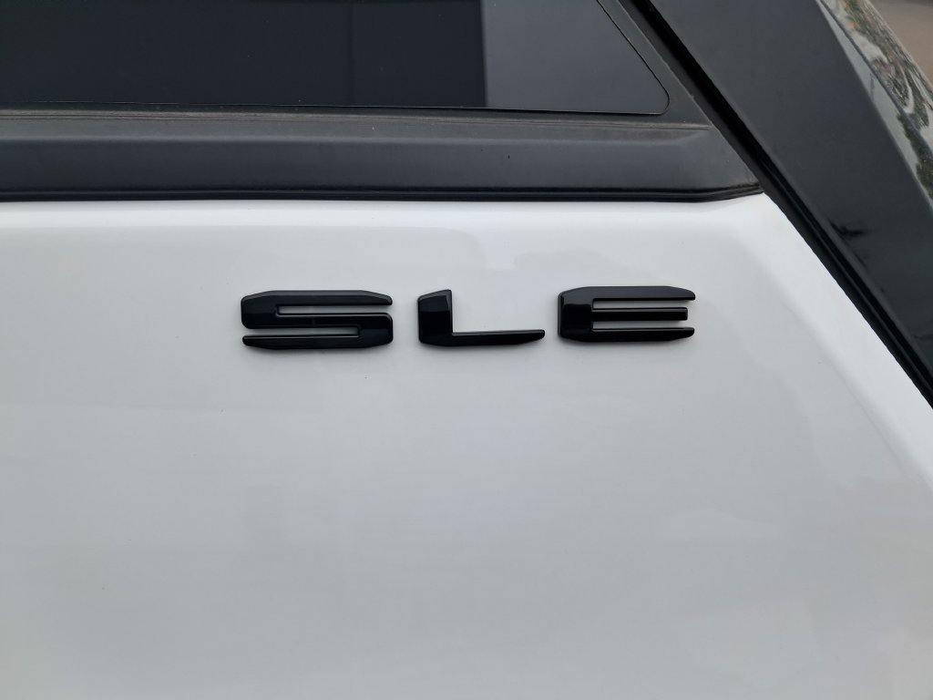 Used 2024 GMC Terrain SLE w/ Driver Convenience Package FWD image 10