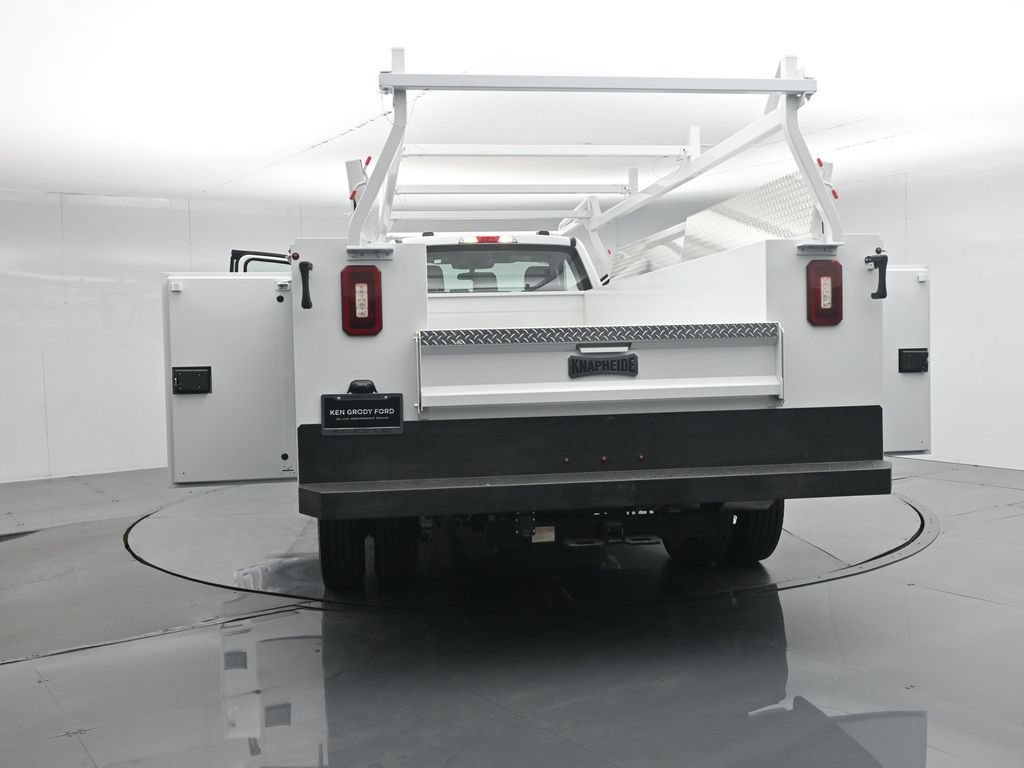 New 2025 Ford F450 XL w/ XL Chrome Package RWD image 38