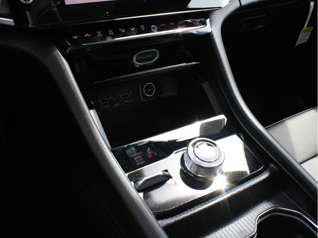 New 2026 Jeep Grand Cherokee L Limited w/ Limited Altitude Package AWD/4WD image 22