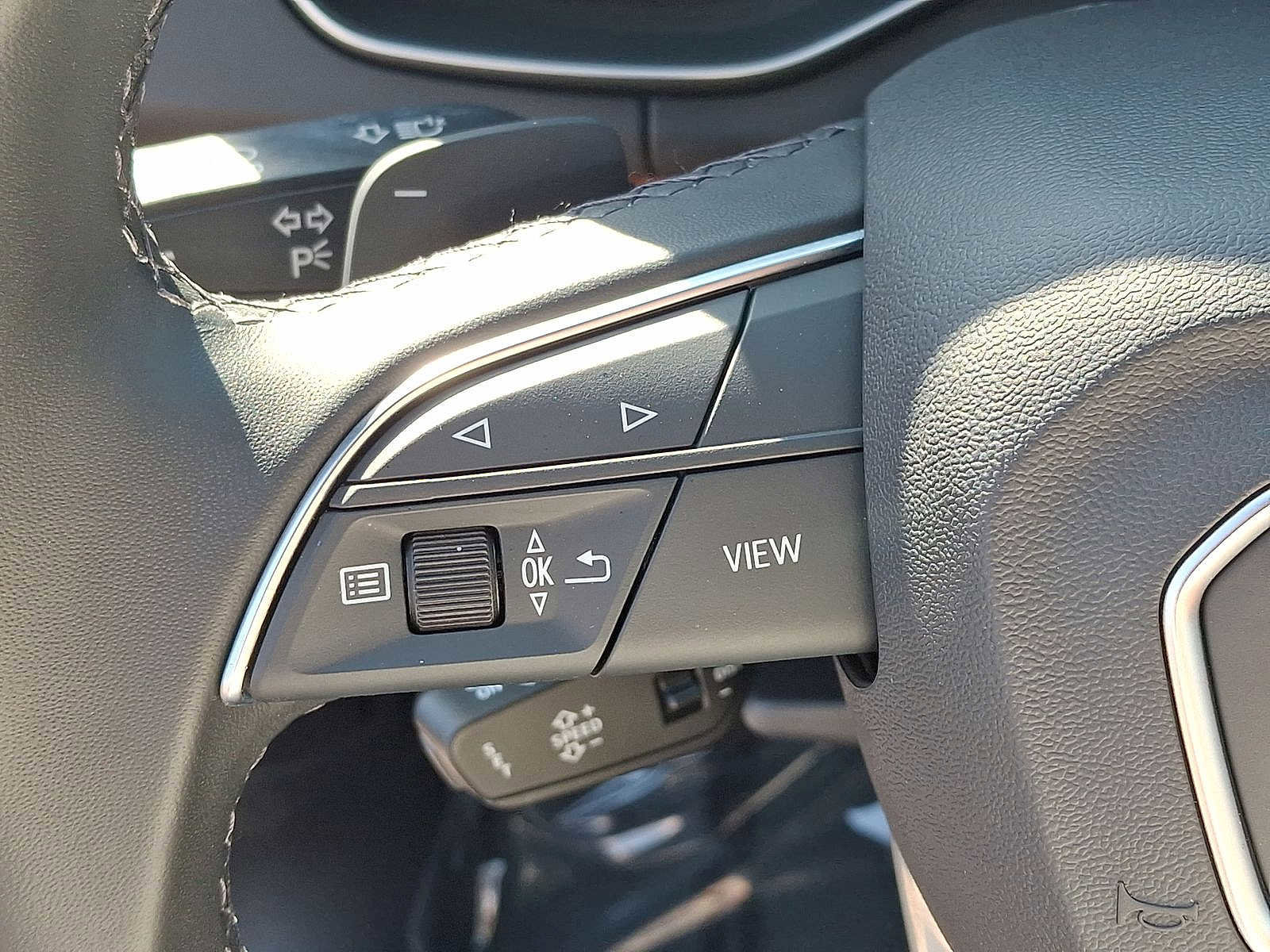 Used 2023 Audi Q5 2.0T Premium w/ Convenience Package image 17