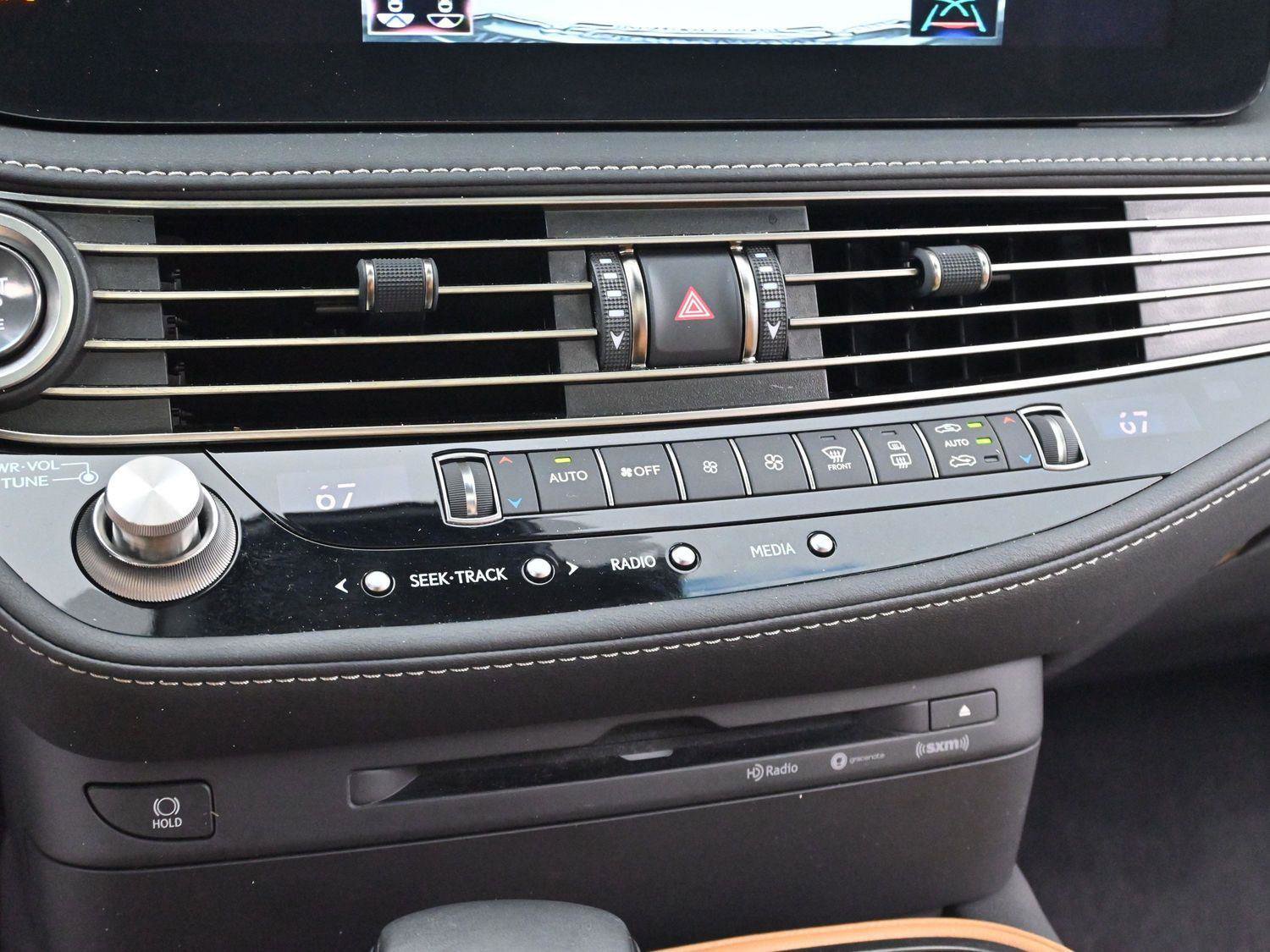 Used 2022 Lexus LS 500 w/ Accessory Package (Z1) image 24