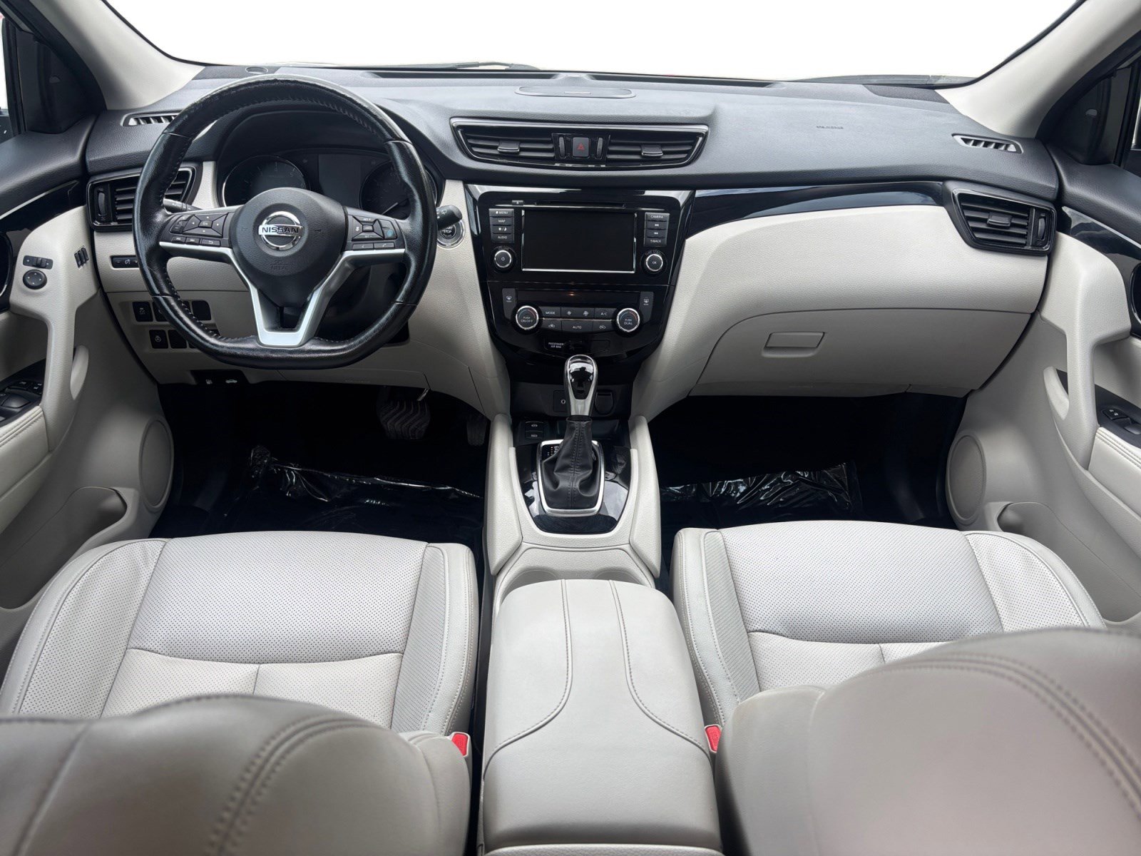 Used 2021 Nissan Rogue Sport SL w/ Premium Package image 10